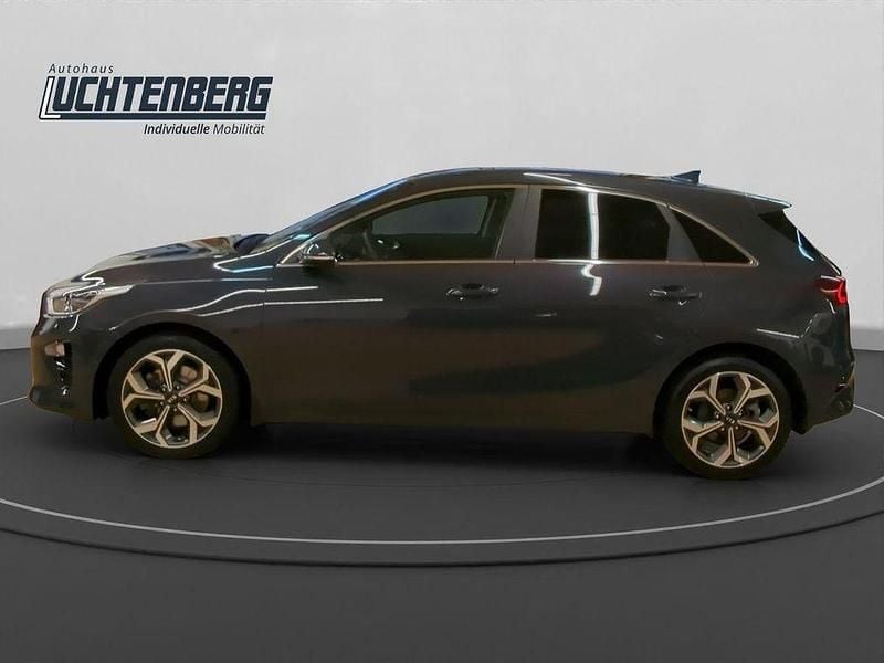 Gebraucht Kia Ceed Vision 140 PS (102 kW) 2018 Grau Kleinwagen