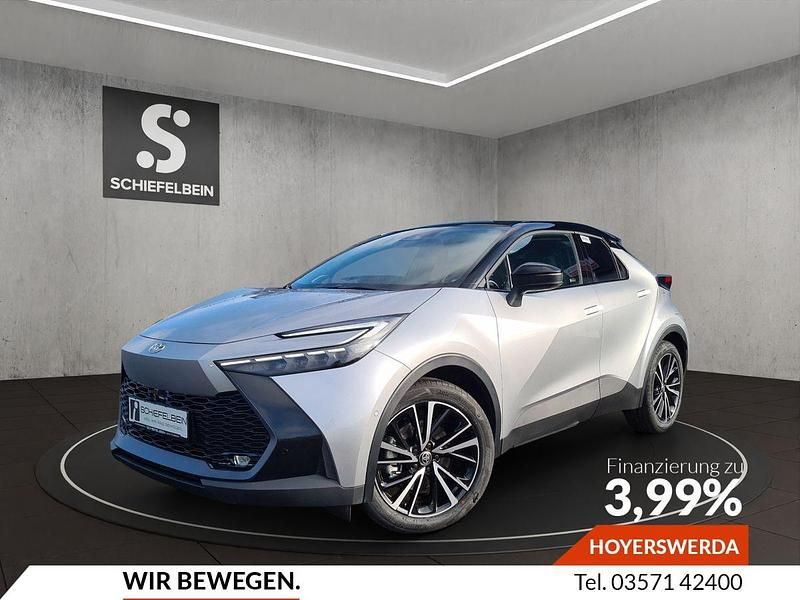 Shimmeringsilver metallic Gebraucht 2025 Toyota C-HR+ Lounge SUV | 42.140 € - Bild 1/4