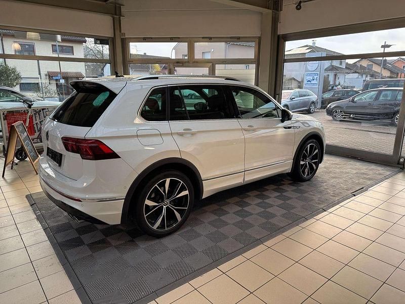 Gebraucht VW Tiguan Pro 320 PS (235 kW) 2022 Pure white SUV