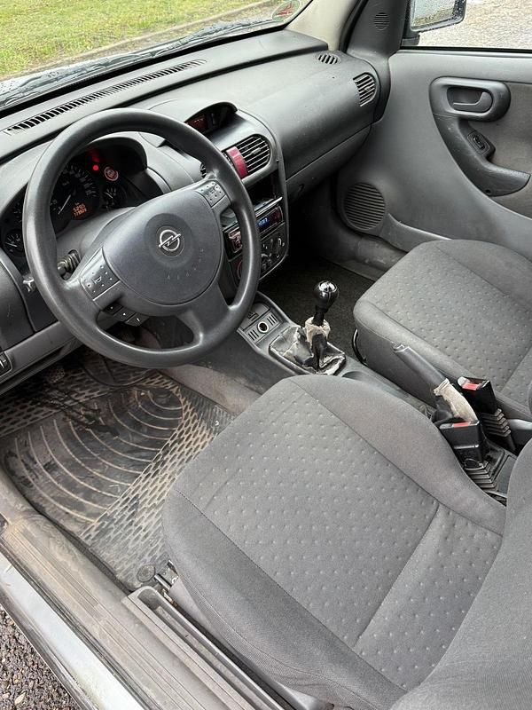 Gebraucht Opel Combo 87 PS (63 kW) 2004 Silber Van / Kleinbus