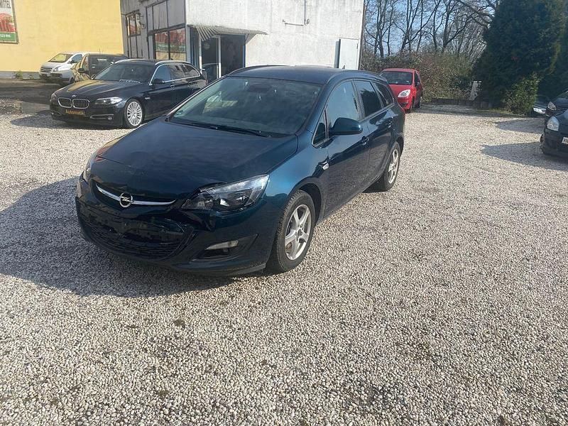 Gebraucht Opel Astra 110 PS (80 kW) 2015 Grün Limousine