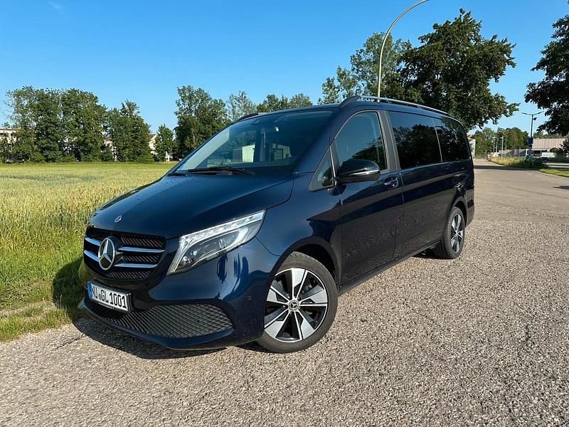 Blau Gebraucht 2021 Mercedes V250 Van / Kleinbus | 46.900 € (Guter Preis) - Bild 1/4