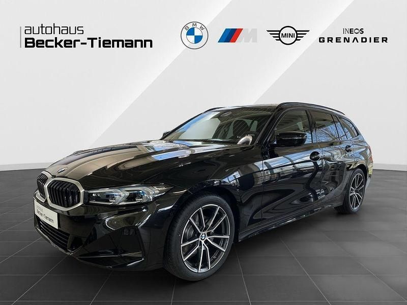 Black sapphire metallic Gebraucht 2025 BMW 320 Exclusive Kombi | 50.690 € - Bild 1/3