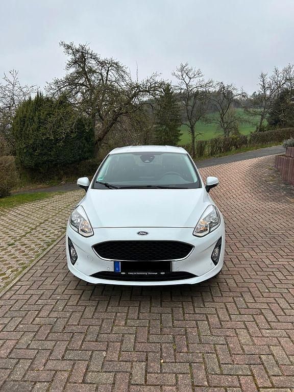 Gebraucht Ford Fiesta Cool & Connect 101 PS (74 kW) 2019 Weiß Kleinwagen