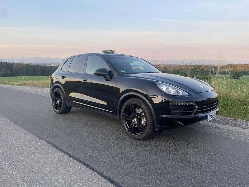 Schwarz Gebraucht 2011 Porsche Cayenne S SUV | 27.999 € (Fairer Preis) - Bild 1/4