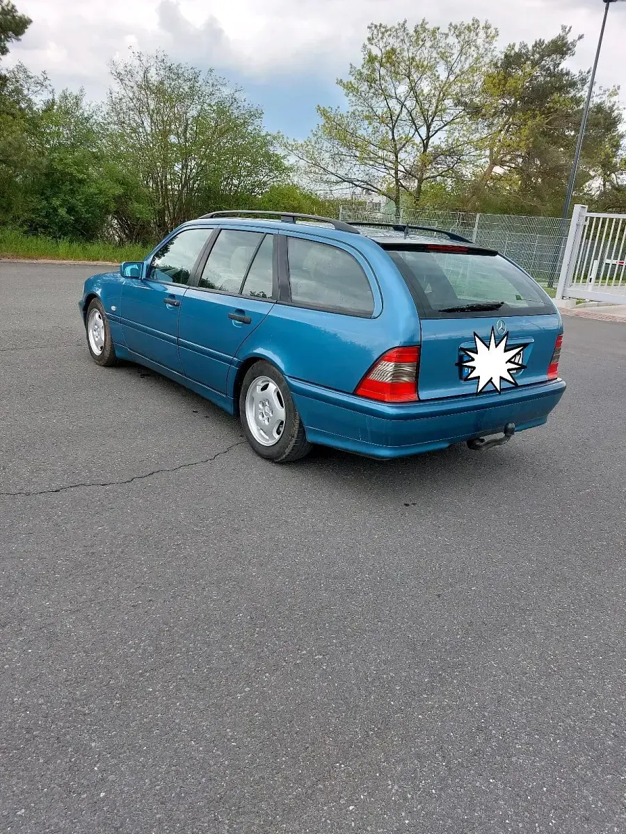 Gebraucht Mercedes C200 102 PS (75 kW) 1999 Blau Kombi