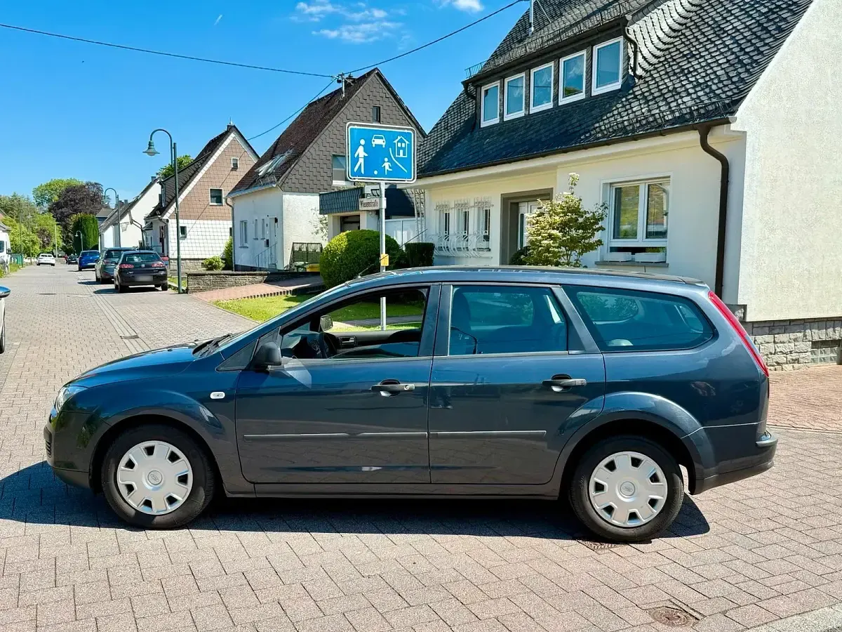 Gebraucht Ford Focus 101 PS (74 kW) 2007 Grau Kombi