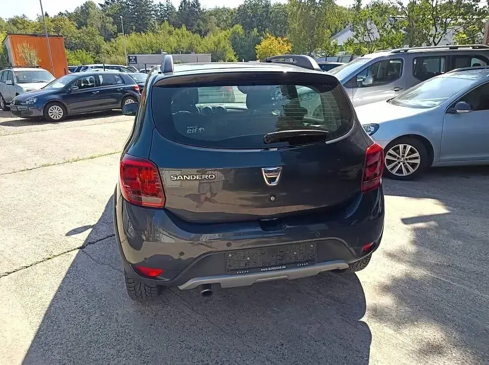 Gebraucht Dacia Sandero Prestige 90 PS (66 kW) 2017 Grau Kleinwagen