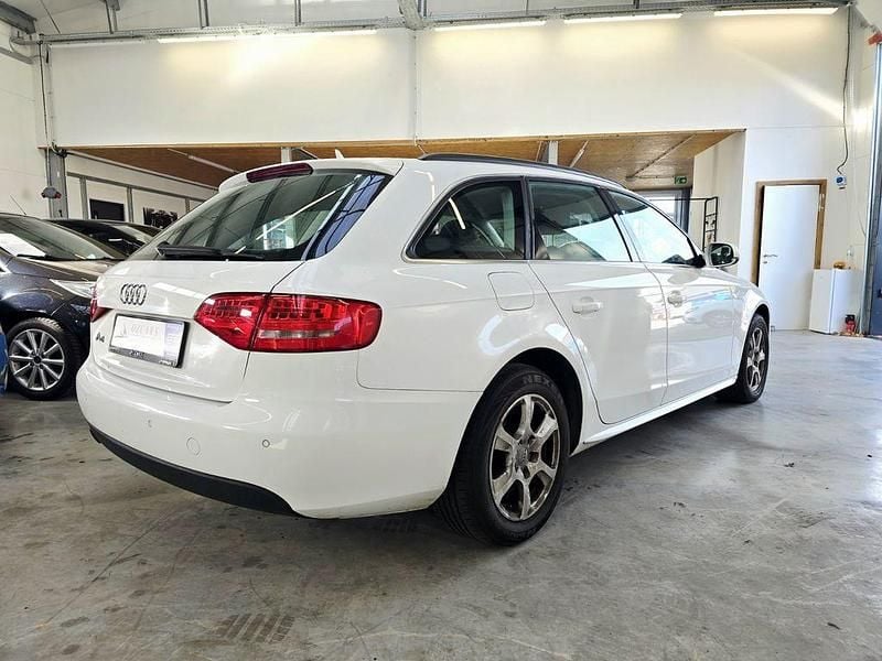Gebraucht Audi A4 Attraction 143 PS (105 kW) 2011 Weiß Kombi