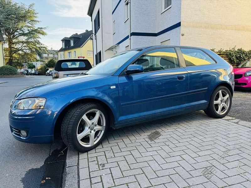 Gebraucht Audi A3 Attraction 116 PS (85 kW) 2005 Mauritiusblau perleffekt Kleinwagen