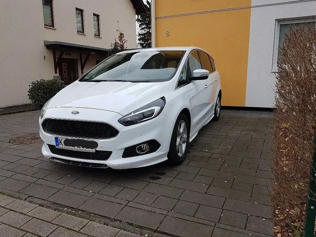 Używany Ford S-MAX Titanium 179 KM (131 kW) 2017 Biały Minivan