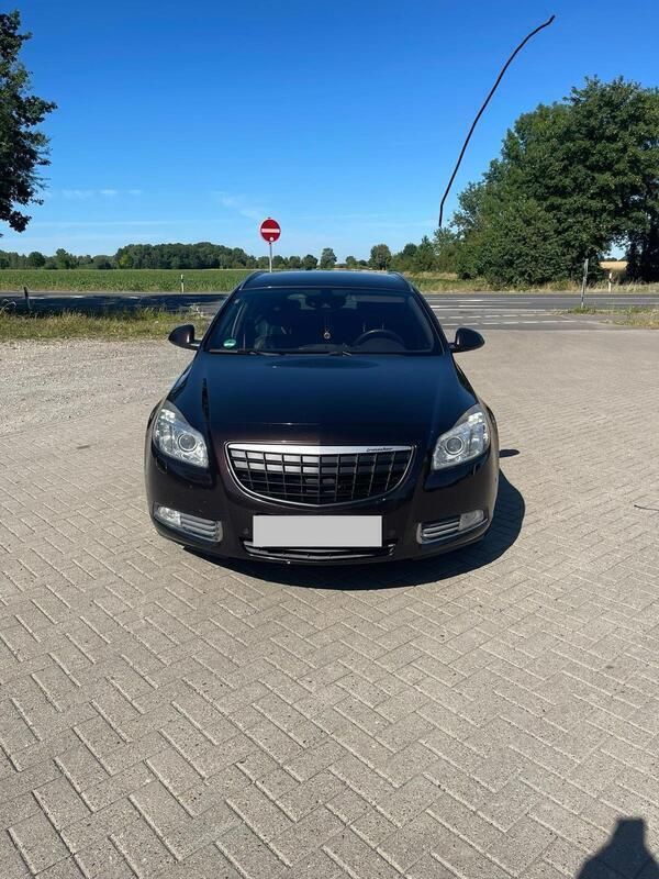 Braun Gebraucht 2012 Opel Insignia Kombi | 7.900 € (Etwas zu teuer) - Bild 1/4
