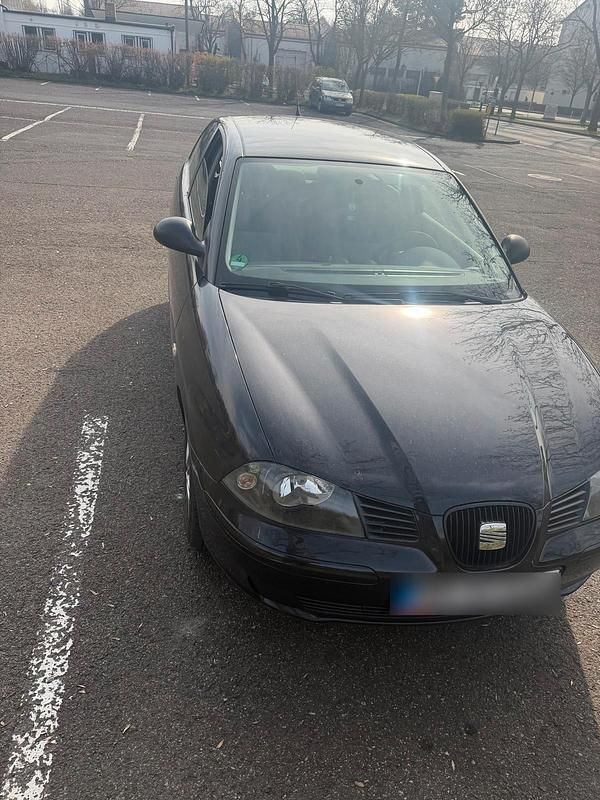 Gebraucht Seat Ibiza 69 PS (50 kW) 2004 Schwarz Kleinwagen