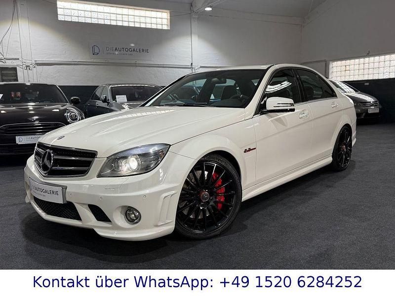 Weiß Gebraucht 2008 Mercedes C63 AMG AMG Limousine | 37.390 € - Bild 1/4
