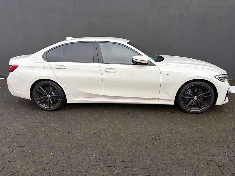 Gebraucht BMW 330 M Sport 265 PS (194 kW) 2020 Weiß Limousine