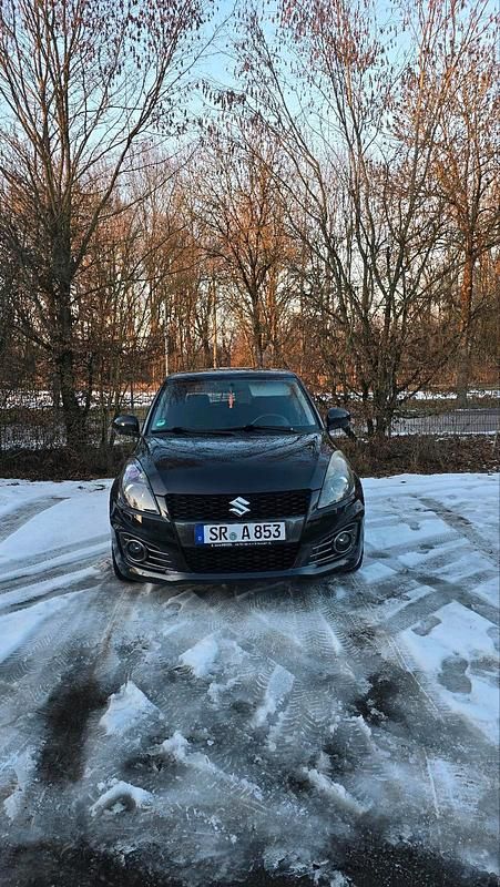 Schwarz Gebraucht 2015 Suzuki Swift Sport Kleinwagen | 8.700 € (Fairer Preis) - Bild 1/4