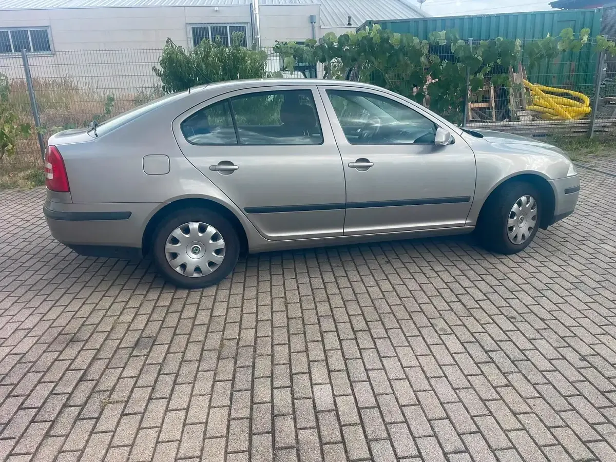 Gebraucht Skoda Octavia 102 PS (75 kW) 2008 Grau Limousine