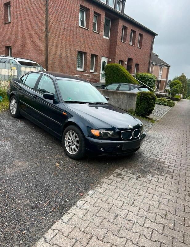 Blau Gebraucht 2006 BMW 318 Limousine | 1.600 € (Superpreis) - Bild 1/4