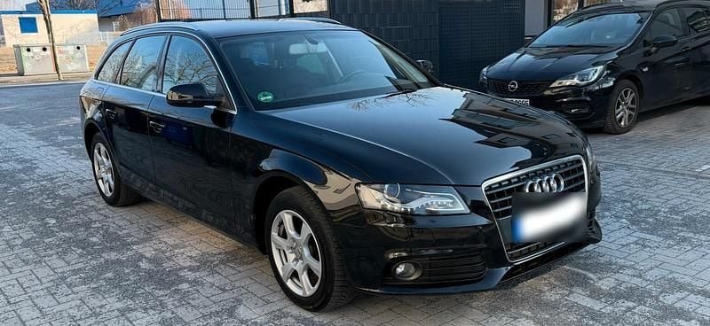 Gebraucht Audi A4 140 PS (102 kW) 2010 Schwarz Kombi