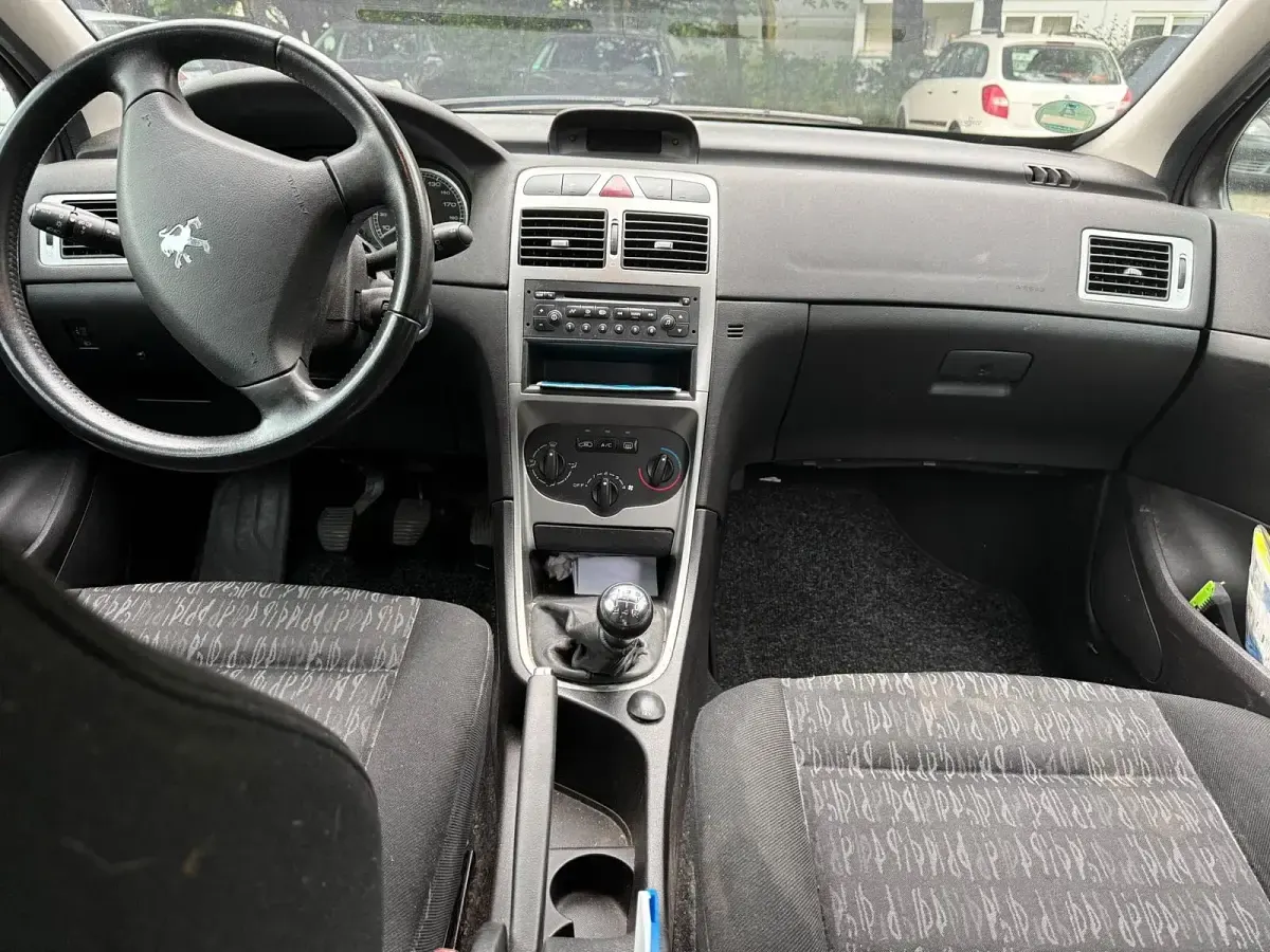 Gebraucht Peugeot 307 109 PS (80 kW) 2004 Violet Kombi
