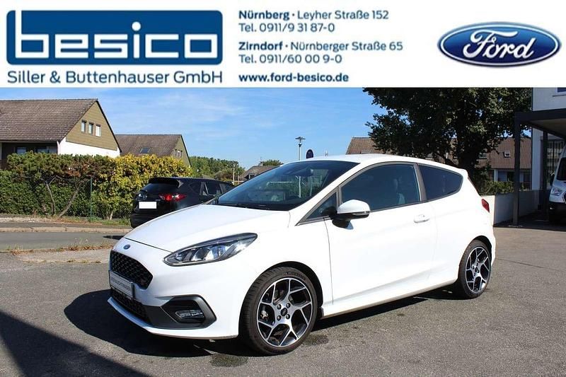 Weiß Gebraucht 2020 Ford Fiesta Performance Edition Kleinwagen | 17.870 € (Fairer Preis) - Bild 1/4