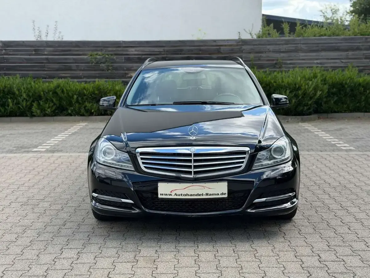 Gebraucht Mercedes C220 170 PS (125 kW) 2014 Schwarz/baltic black Kombi