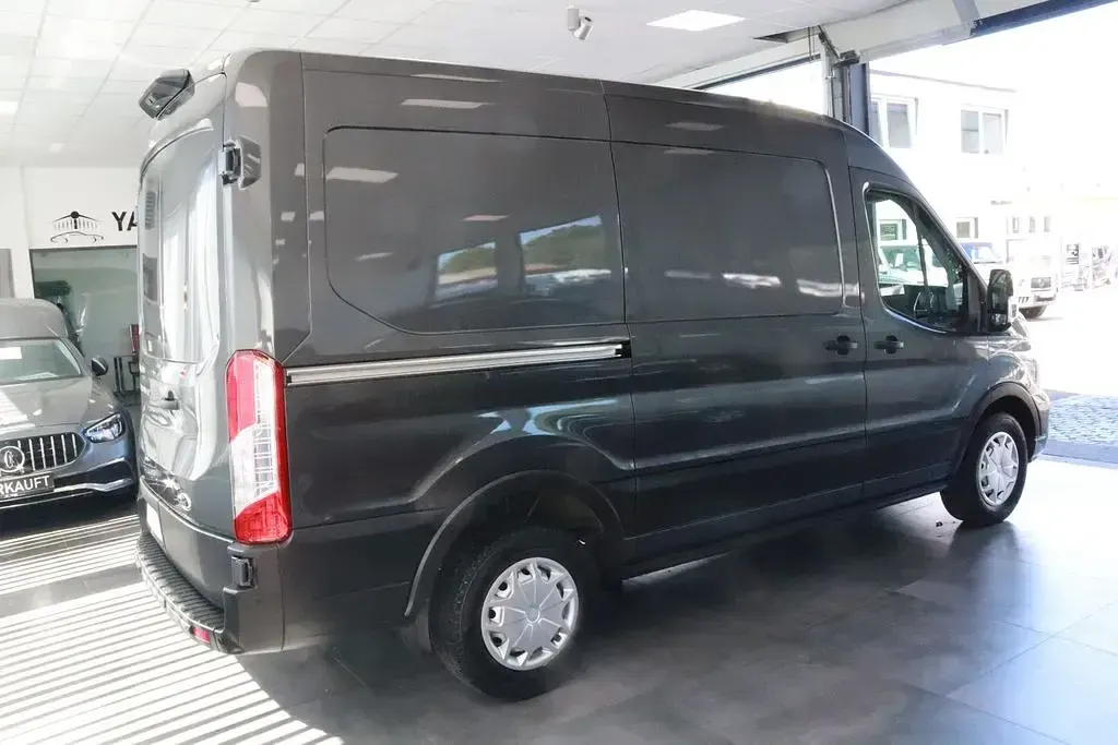 Gebraucht Ford Transit 170 PS (125 kW) 2021 Grau Limousine