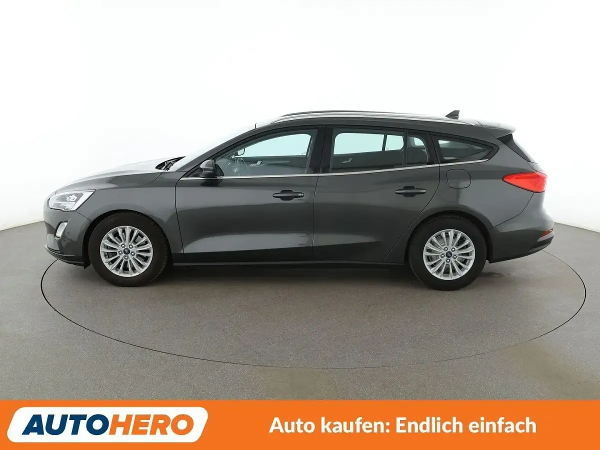 Gebraucht Ford Focus Titanium 120 PS (88 kW) 2018 Grau Kombi