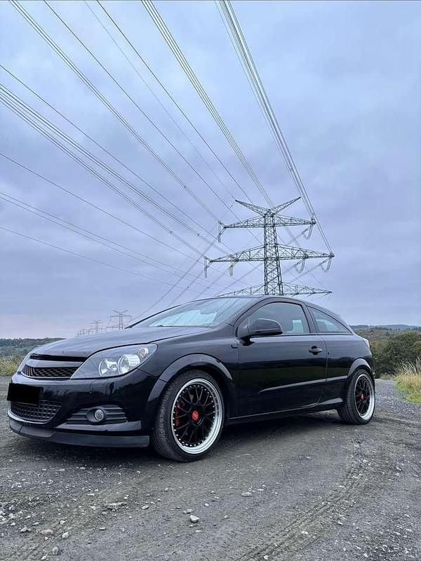 Gebraucht Opel Astra GTC Sport 116 PS (85 kW) 2010 Schwarz Coupé