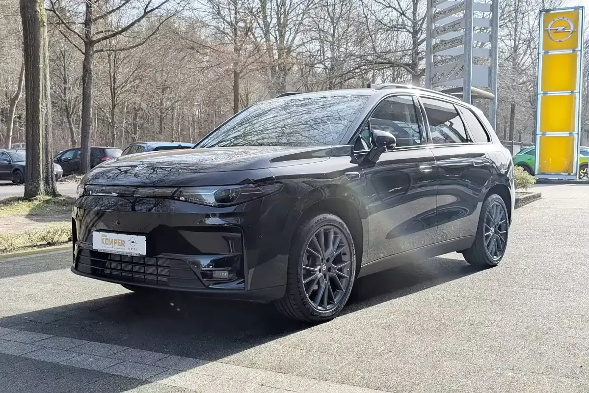 Neu Leapmotor C10 215 PS (158 kW) 2026 Schwarz SUV