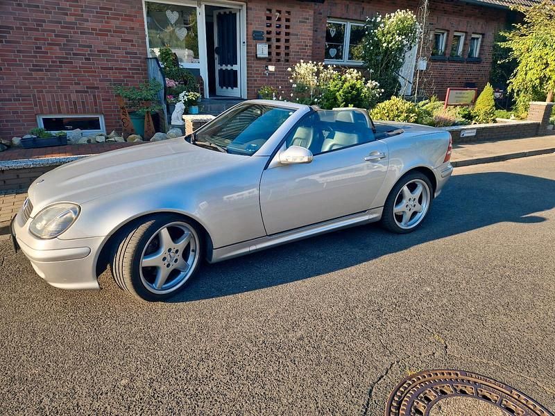 Silber Gebraucht 2002 Mercedes SLK200 Cabrio | 6.500 € - Bild 1/4