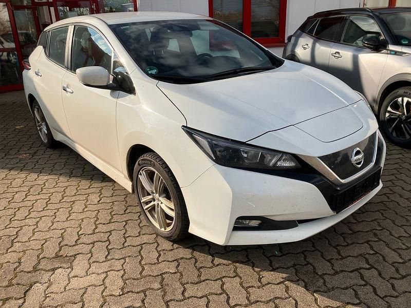 Gebraucht Nissan Leaf Acenta 160 kW (218 PS) 2022 Weiss Kleinwagen