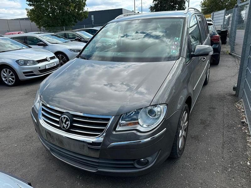 Grau Gebraucht 2008 VW Touran Highline Van / Kleinbus | 1.980 € (Superpreis) - Bild 1/4
