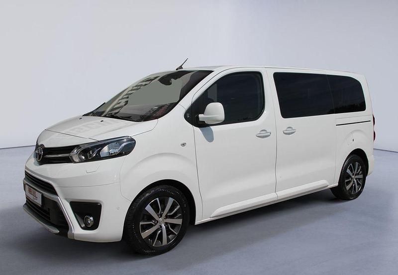 Weiß Gebraucht 2018 Toyota Proace Verso Team Kombi | 27.990 € (Fairer Preis) - Bild 1/4