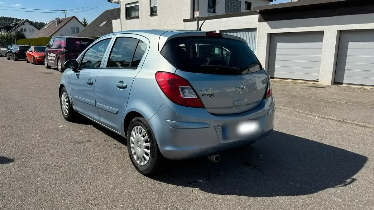 Używany Opel Corsa 90 KM (66 kW) 2007 Niebieski Hatchback