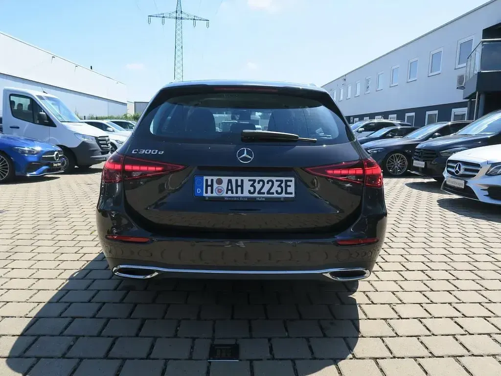 Gebraucht Mercedes C300e Advanced Plus 313 PS (230 kW) 2025 Grau Limousine