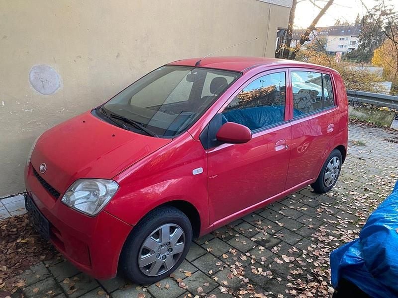 Rot Gebraucht 2005 Daihatsu Cuore Kleinwagen | 900 € (Guter Preis) - Bild 1/4