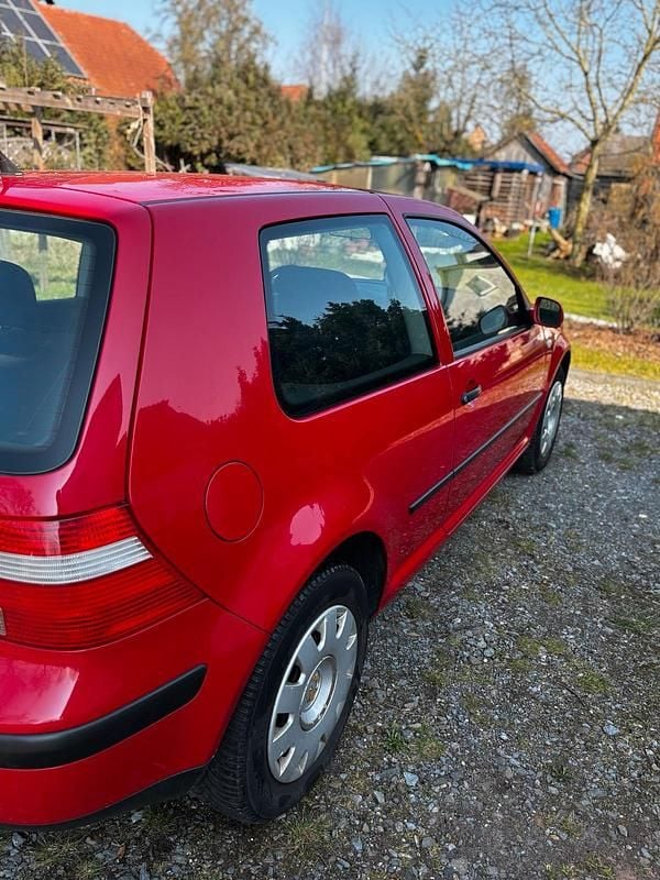 Gebraucht VW Golf IV 75 PS (55 kW) 2003 Rot Kleinwagen