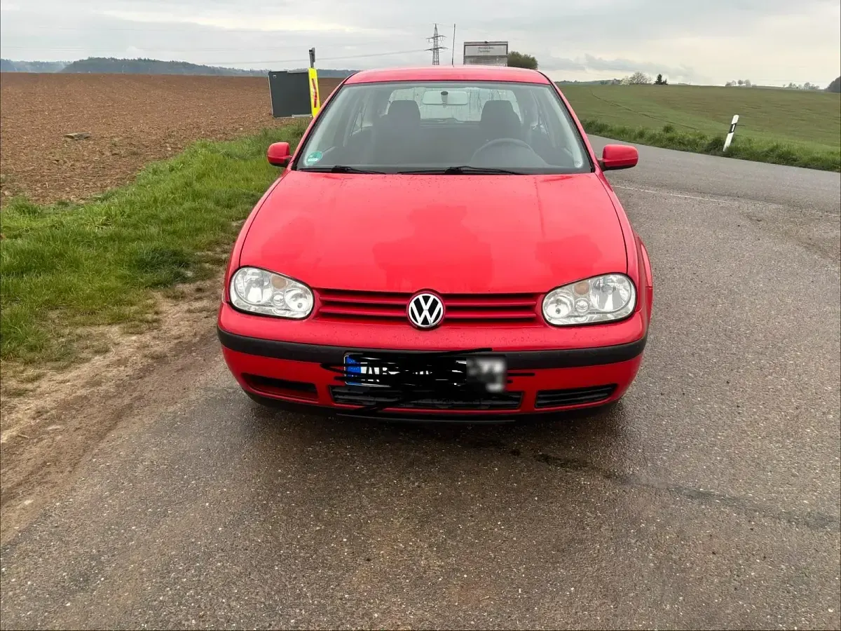 Second-hand VW Golf IV 101 CP (74 kW) 2000 Roșu Hatchback