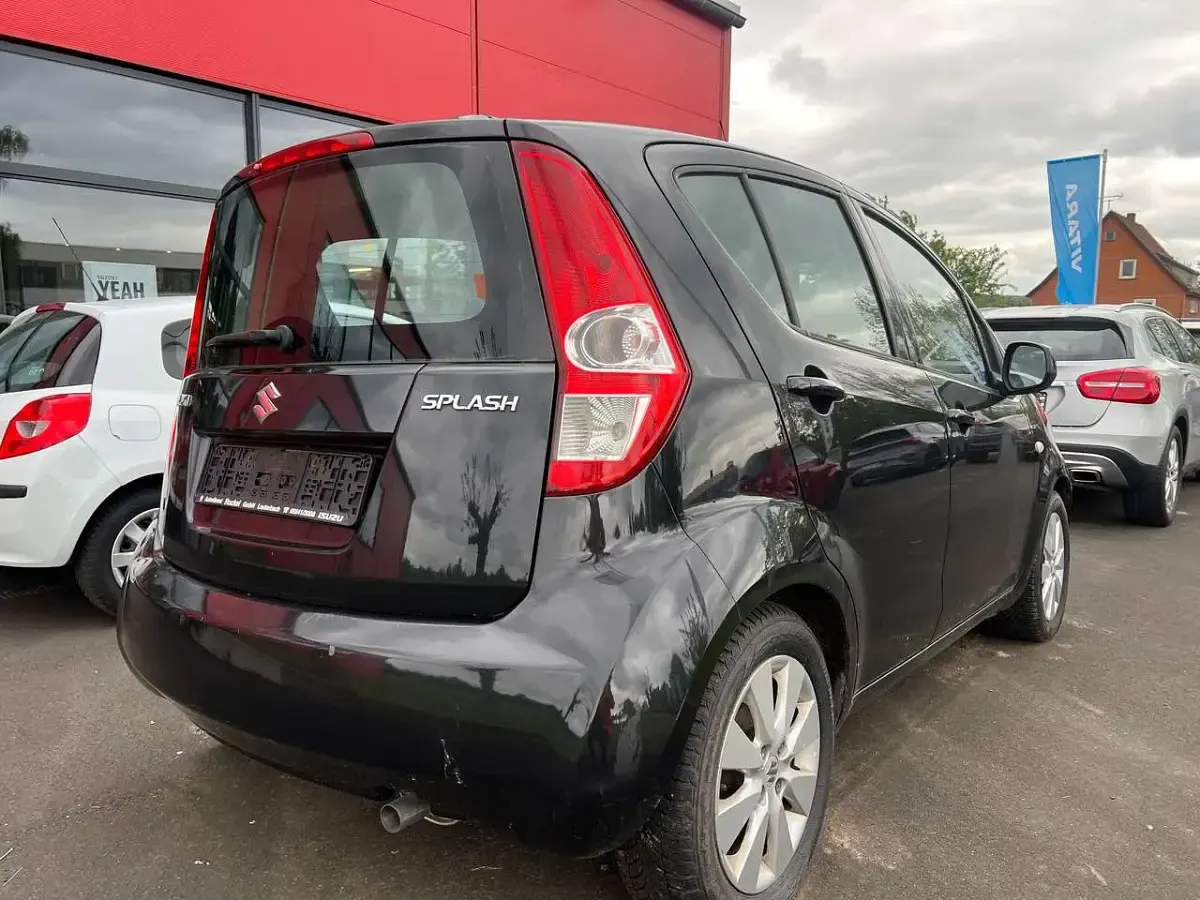 Gebraucht Suzuki Splash Club 86 PS (63 kW) 2011 Schwarz Kleinwagen