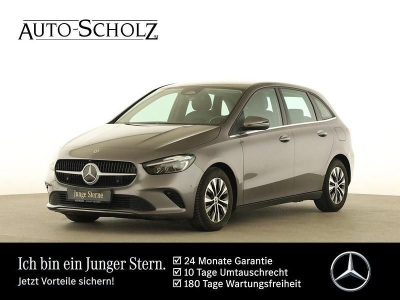 Grau Gebraucht 2023 Mercedes B180 Van / Kleinbus | 26.488 € (Fairer Preis) - Bild 1/4
