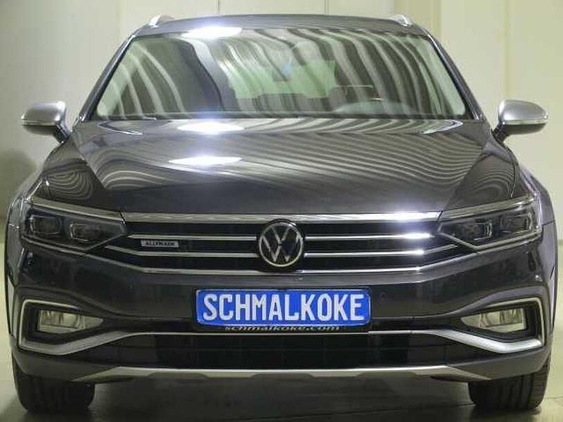 Grau Gebraucht 2022 VW Passat | 27.950 € (Guter Preis) - Bild 1/4