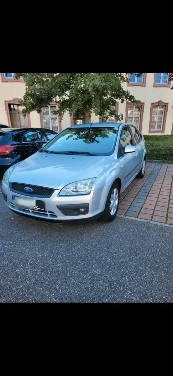 Second-hand Ford Focus 101 CP (74 kW) 2006 Argintiu Hatchback