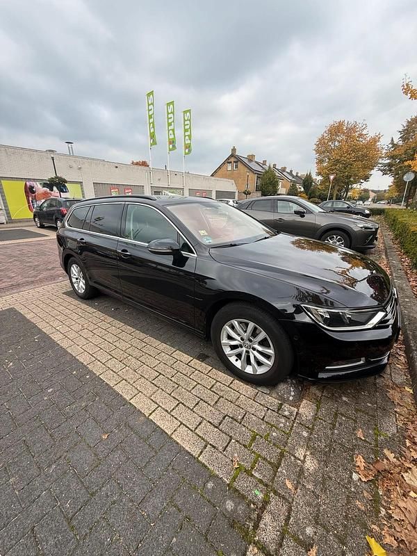 Schwarz Gebraucht 2017 VW Passat Kombi | 11.000 € (Guter Preis) - Bild 1/4