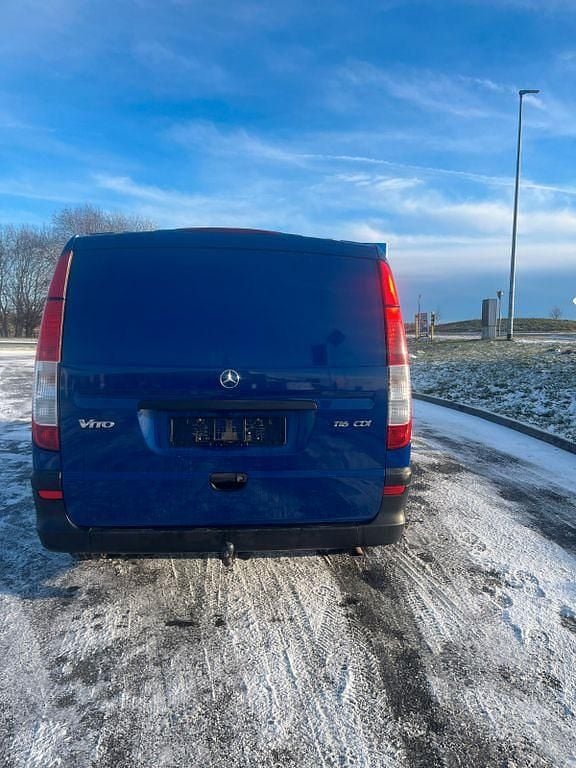 Gebraucht Mercedes Vito 163 PS (119 kW) 2012 Blau Van