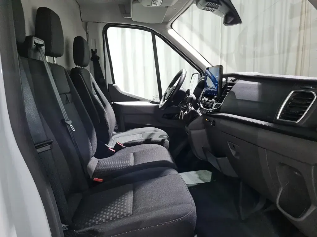 Gebraucht Ford Transit Trend 131 PS (96 kW) 2025 Weiß, frozen white Limousine