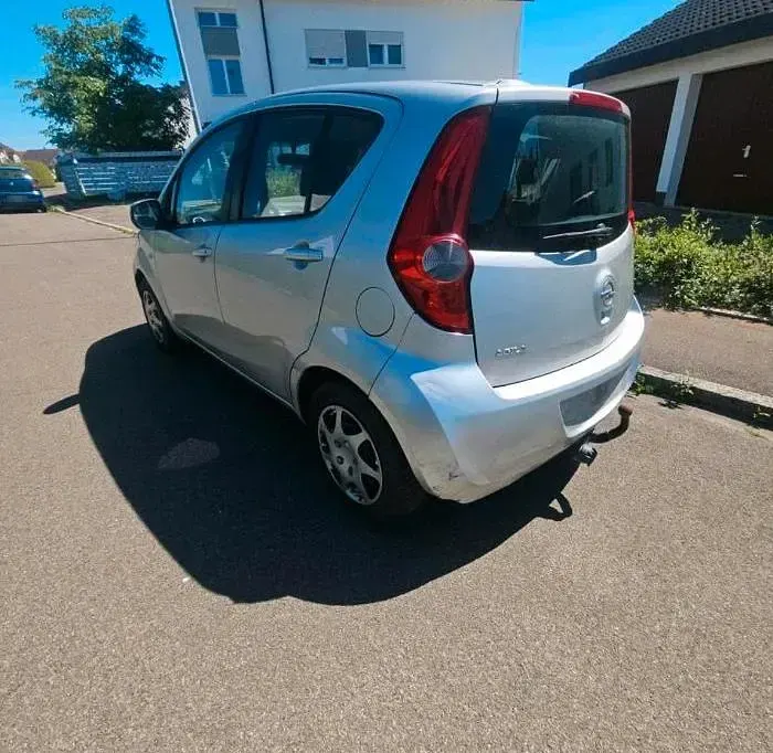 Gebraucht Opel Agila 86 PS (63 kW) 2010 Silber Kleinwagen