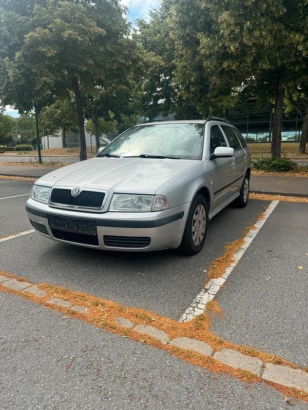 Silber Gebraucht 2003 Skoda Octavia Kombi | 800 € (Fairer Preis) - Bild 1/4