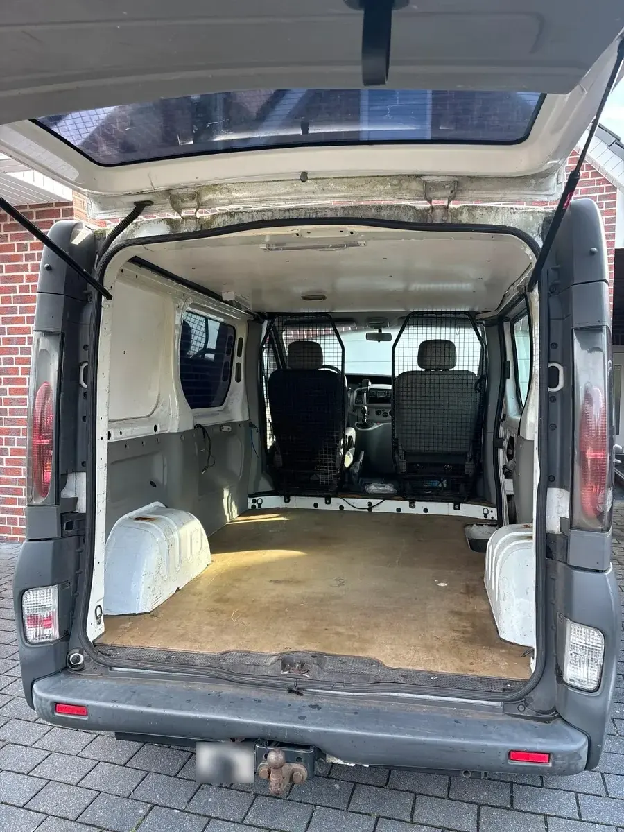 Gebraucht Opel Vivaro 101 PS (74 kW) 2005 Weiß Van / Kleinbus