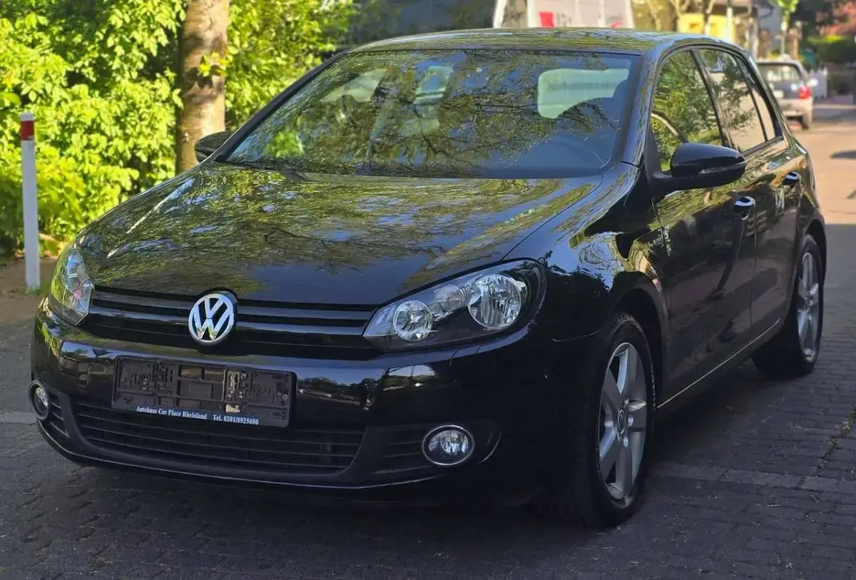 Gebraucht VW Golf VII Match 140 PS (102 kW) 2012 Deep black perleffekt Kleinwagen